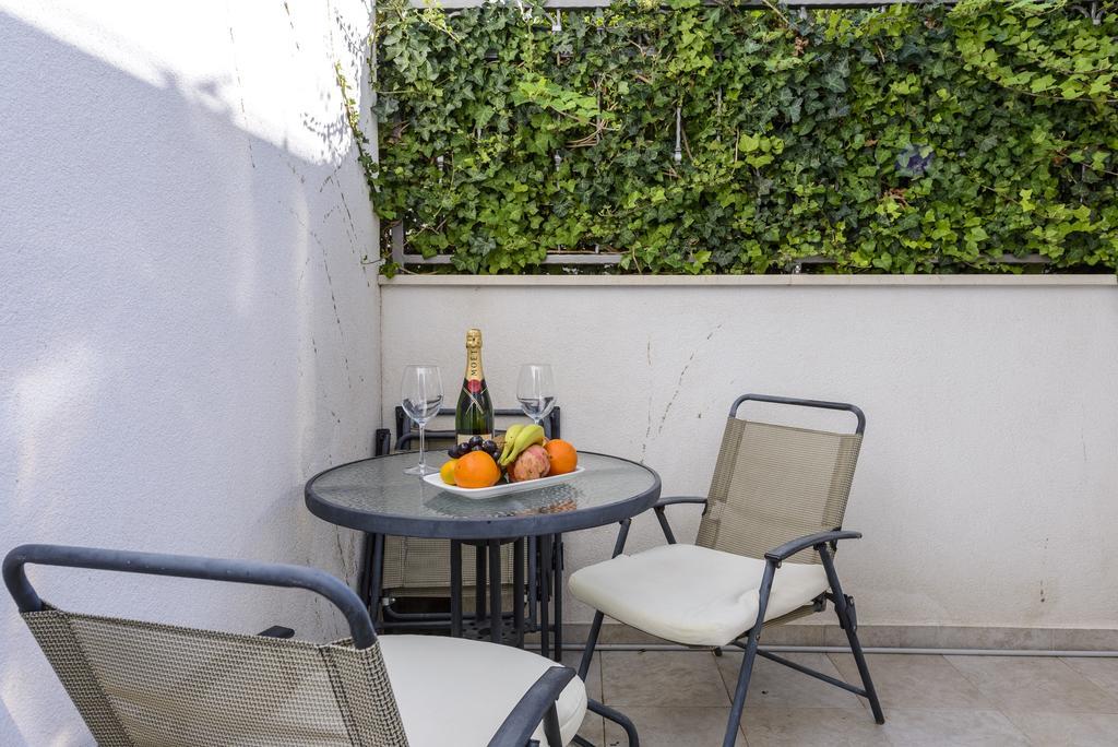 קאבטאט Apartments Niko מראה חיצוני תמונה