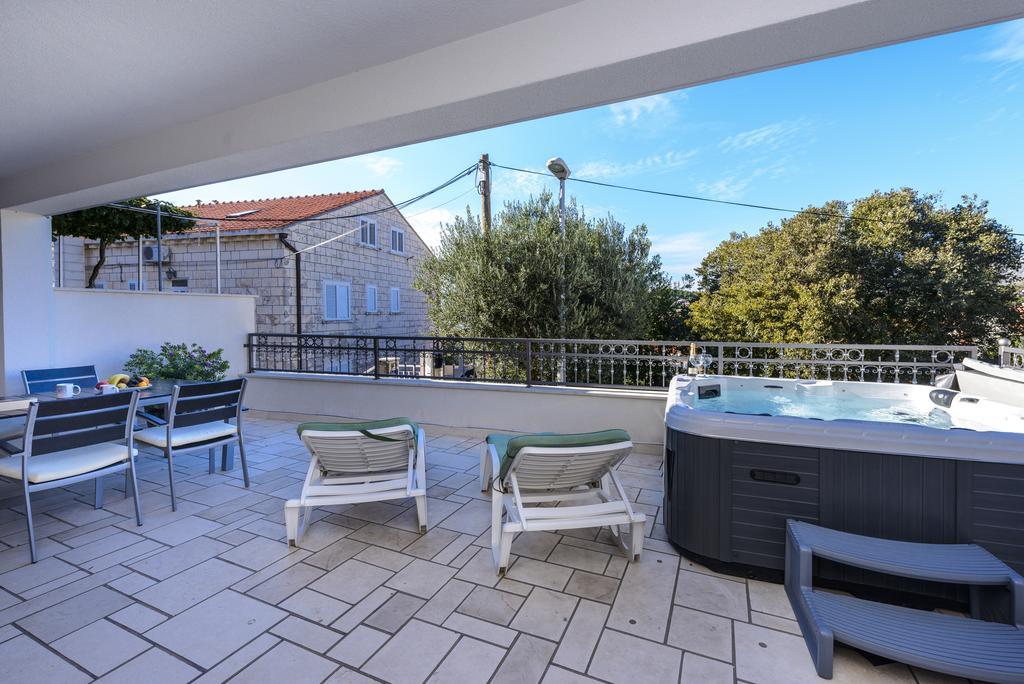קאבטאט Apartments Niko מראה חיצוני תמונה